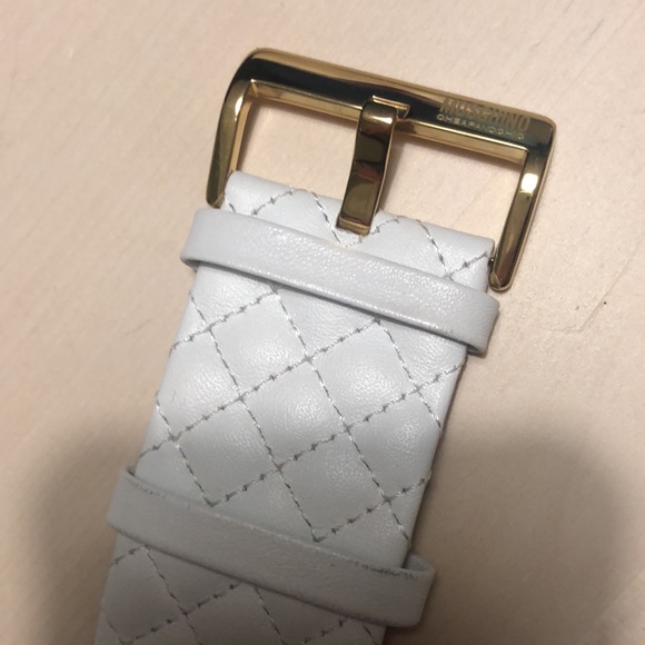 Moschino Cheap and Chic white and Gold Watch, Authentic - Picture 4 of 9